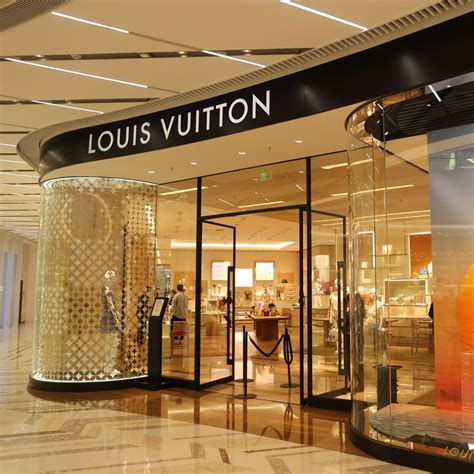 louis vuitton factory tour|Louis Vuitton factory outlet uk.